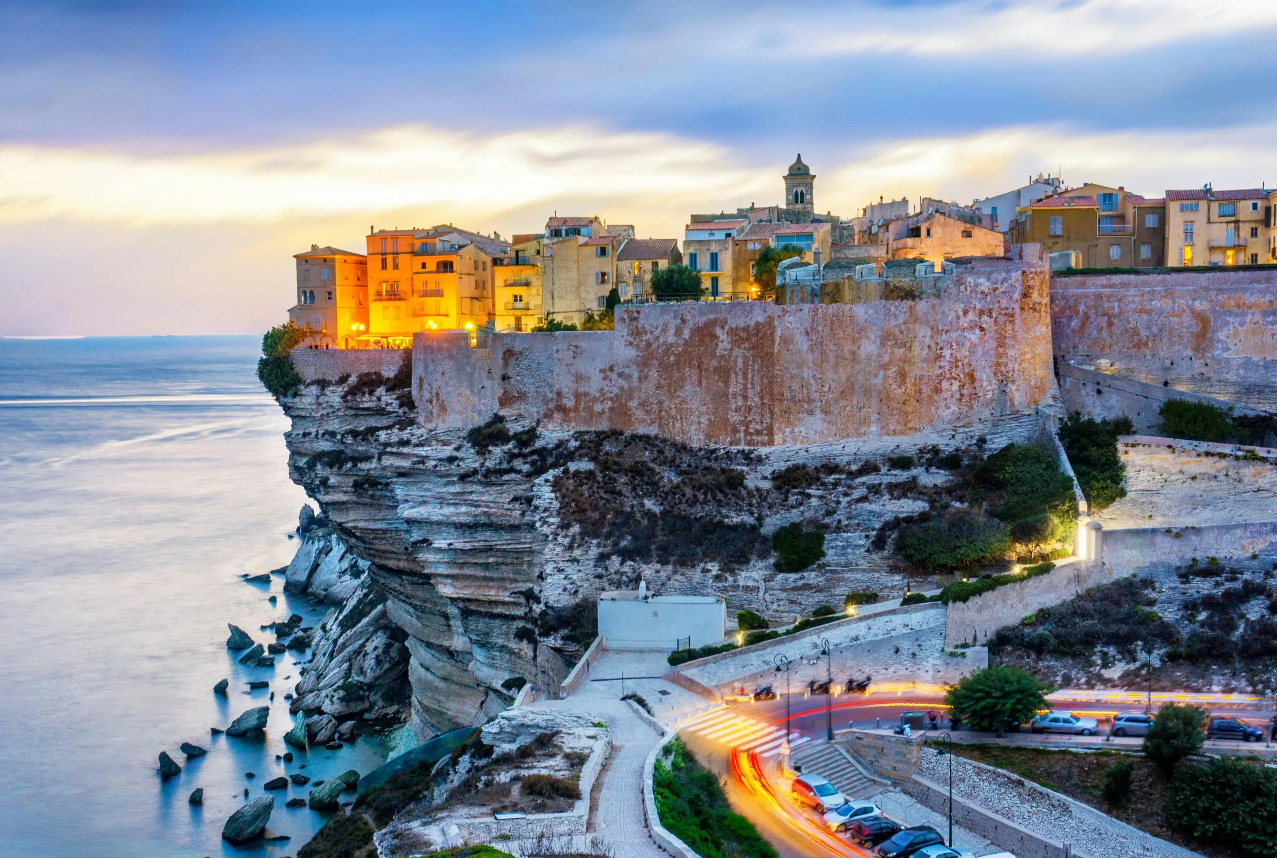 Bonifacio en Corse au coucher du soleil